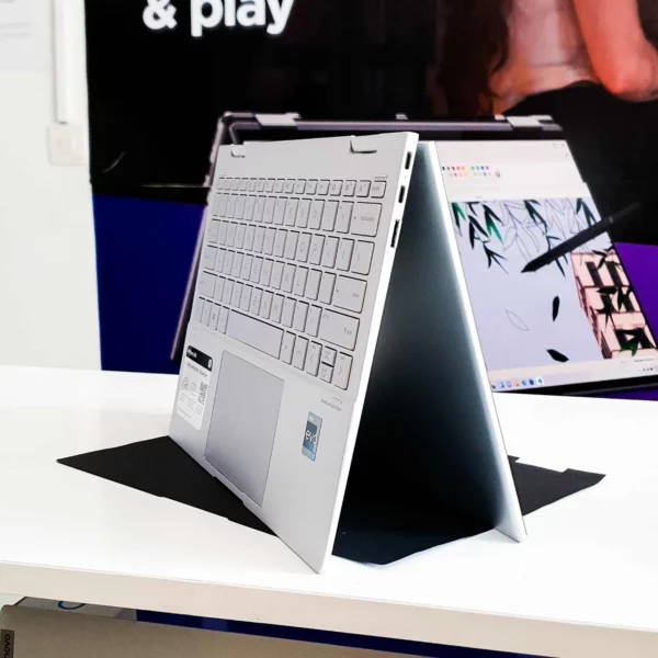 Hp Envy 13 x360 Ci7 8gb 512ssd 12th gen